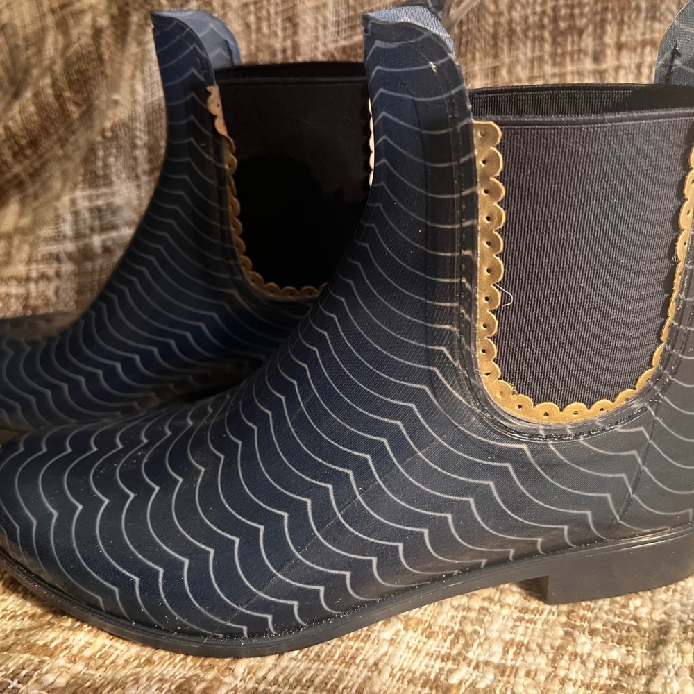 Jack Rogers rain boots - size 8